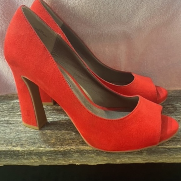 Red Open Toe High Heels Size 6 1/2 - Picture 11 of 15